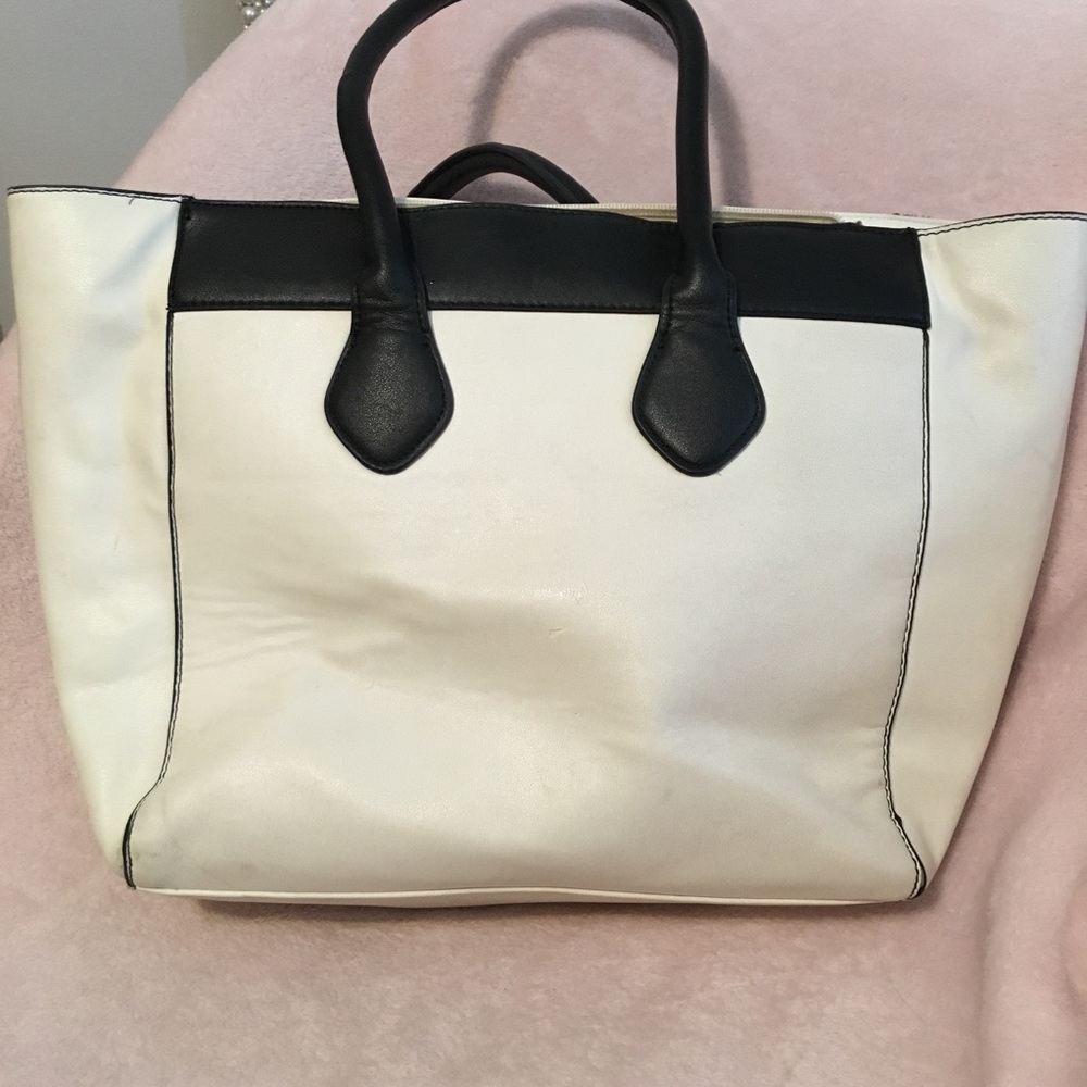 Purse - Picture 2 of 4